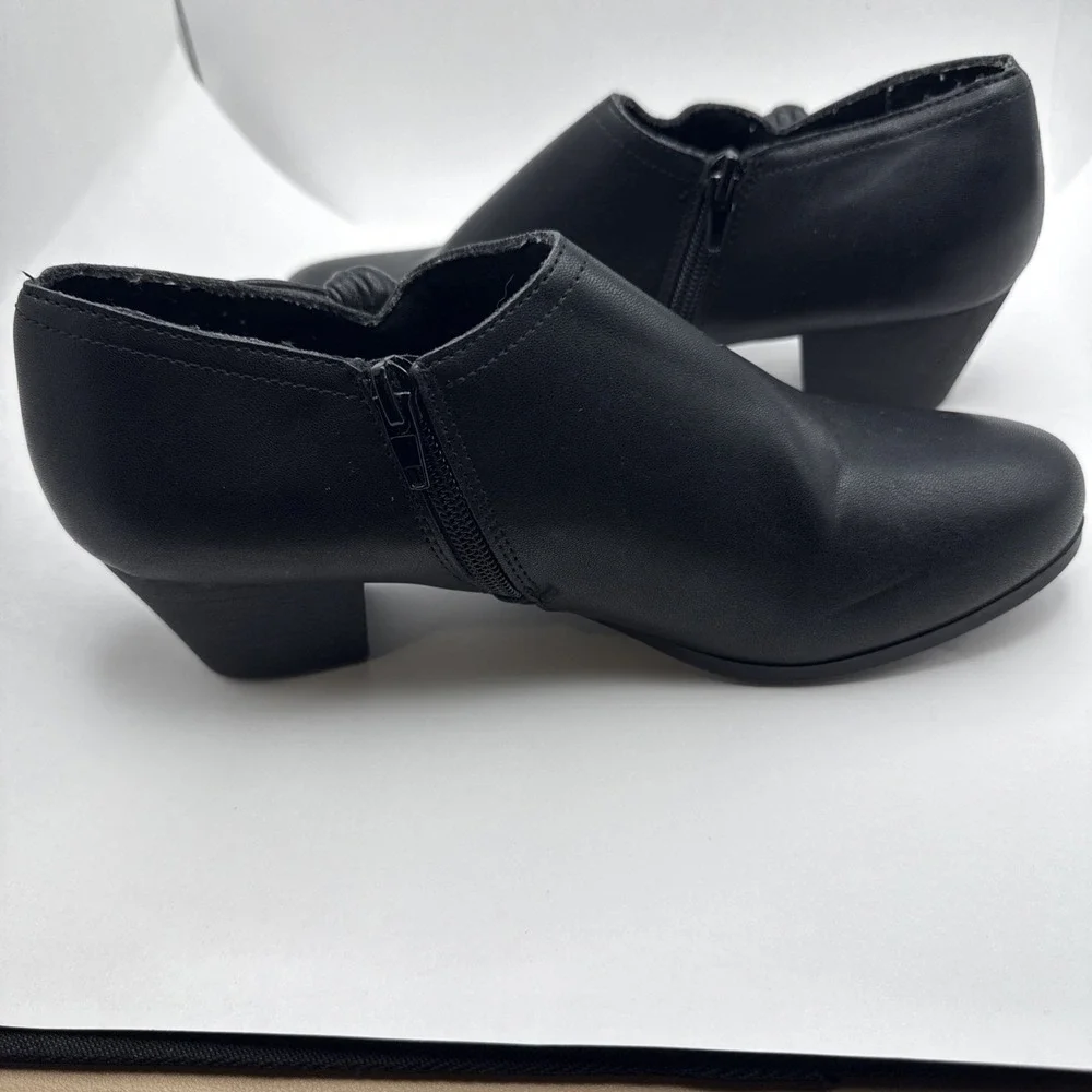 Black Rivet Fashion Bow Tie Ankle Boots Women's Size‎ 7.5 Molly Bootie Black